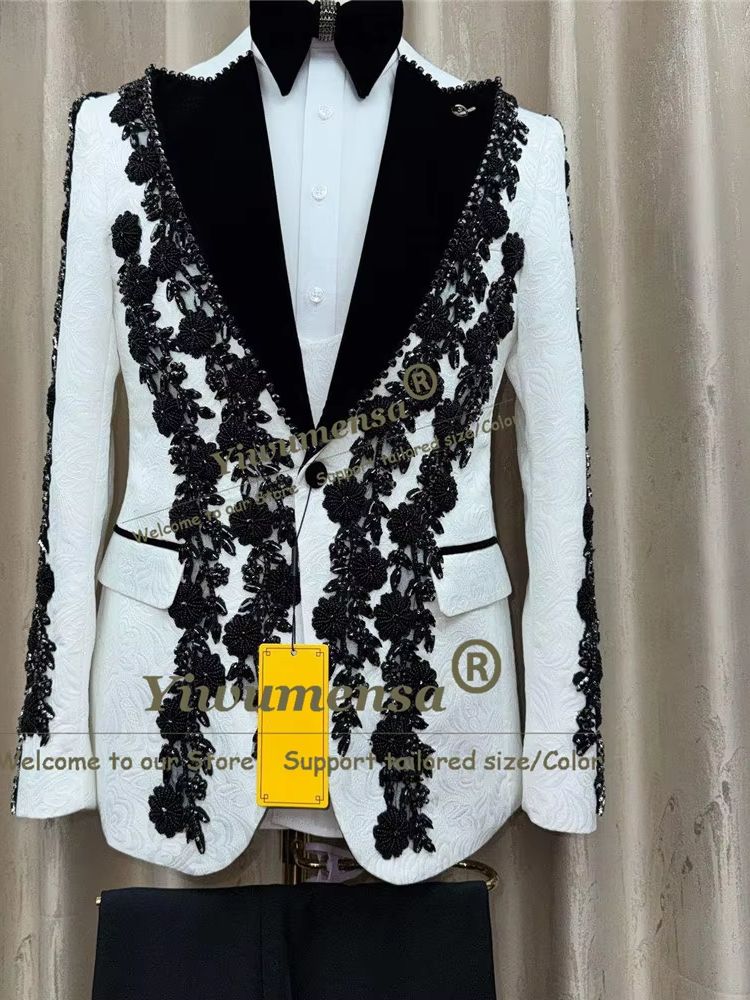 Men Formal Wear Top - Neueste Design-Hochzeitsanzüge für Herren mit Diamant-Perlen-Applikationen,